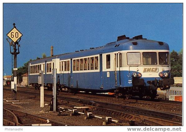 à Clermont-Ferrand, Voici L'autorail X-2807 Du Dépôt De Lyon-Vaise. - Materiale