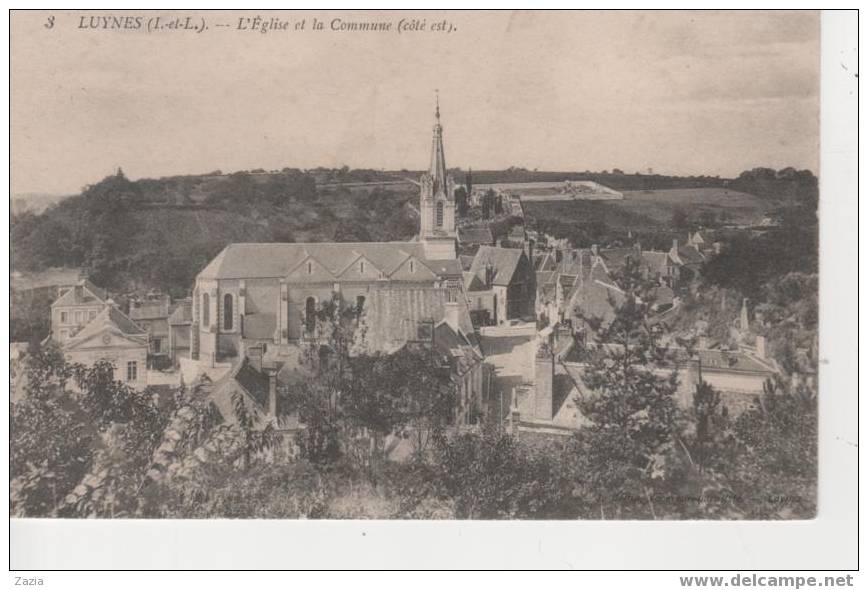 37.036/LUYNES - L'église Et La Commune (côté Est) - Luynes