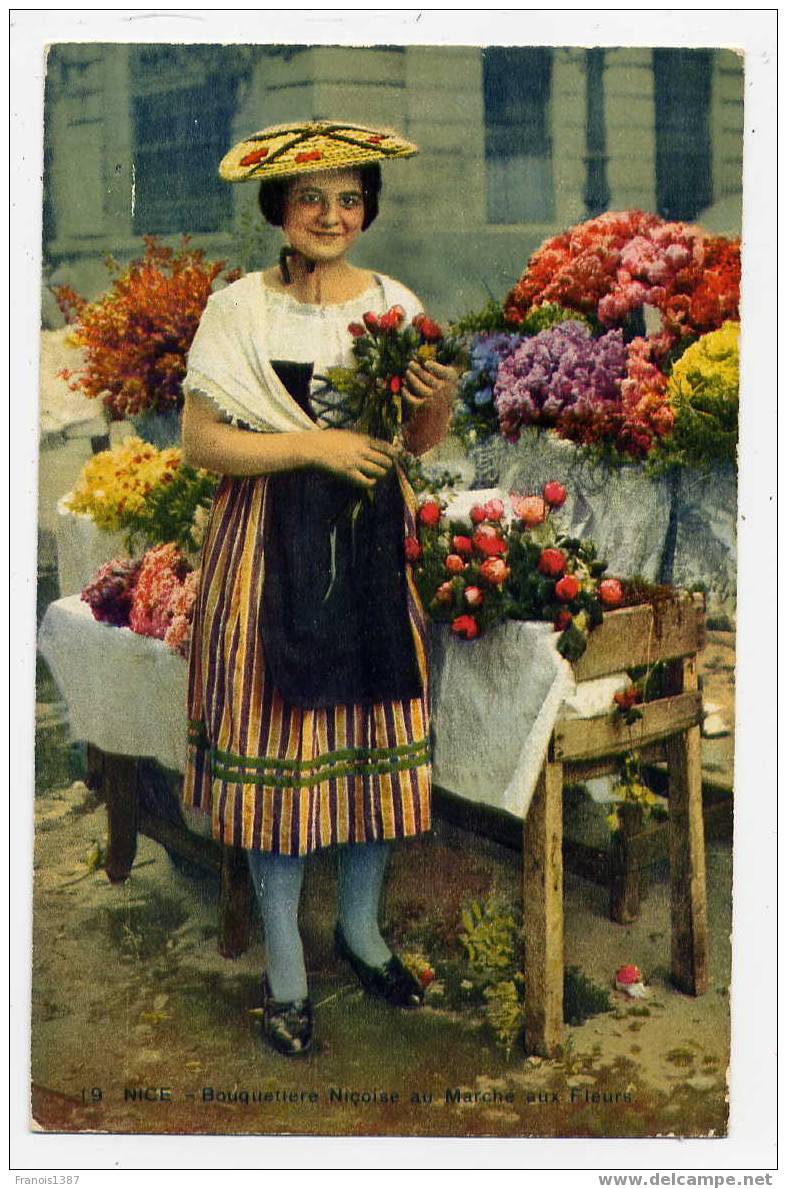 M3 - NICE - Bouquetière Niçoise Au Marché Aux Fleurs - Marchés, Fêtes