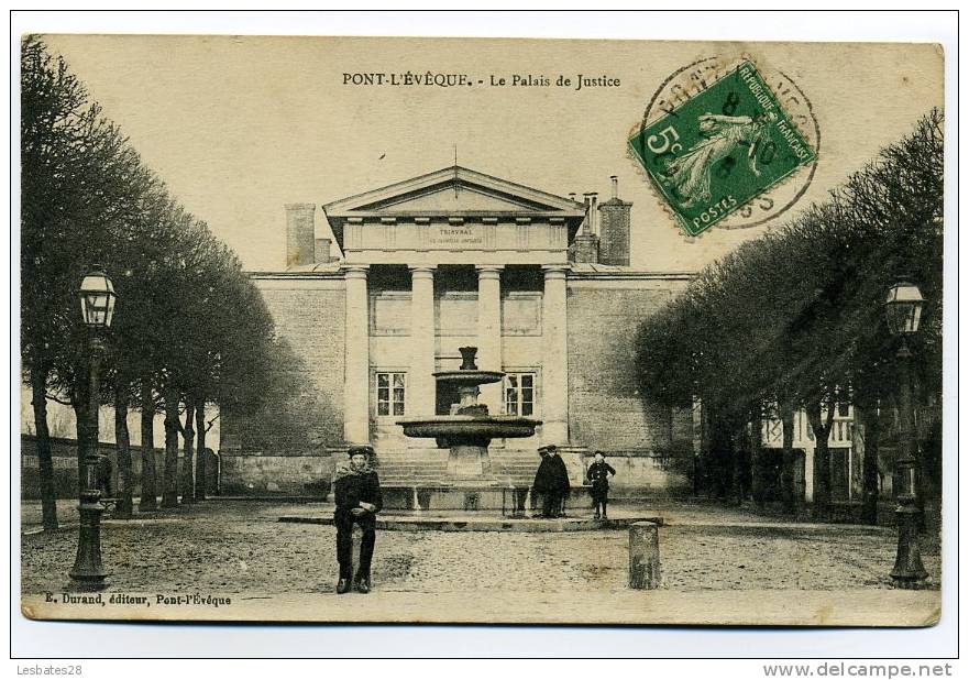 CPA 14.-PONT-L'EVEQUE.-Le Palais De Justice. Animé - Pont-l'Evèque