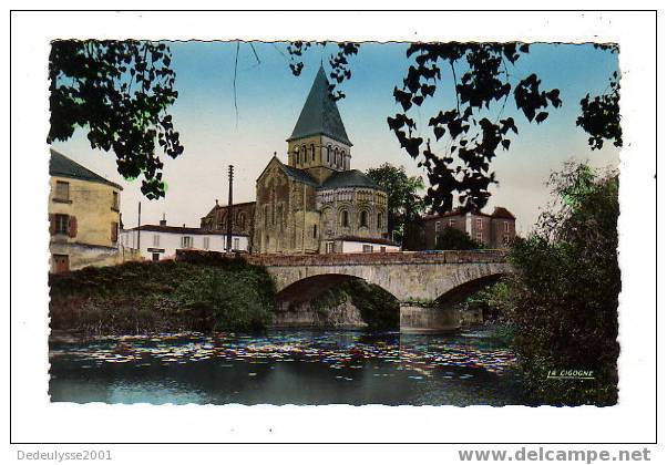 Sept7    8515490   Mareuil Sur Lay    Le Lay Au Pied De L'église - Mareuil Sur Lay Dissais