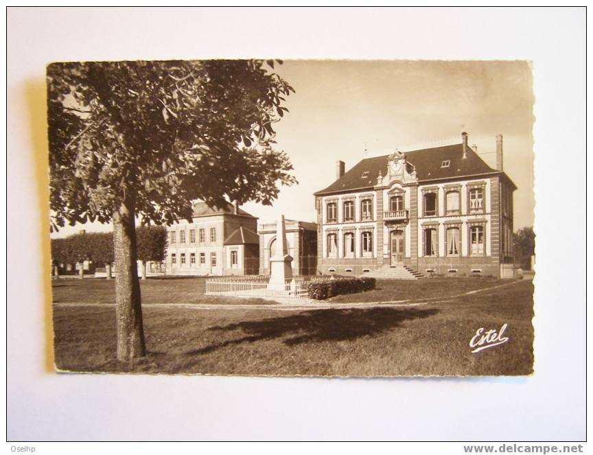 CPSM 27 - Les BAUX De BRETEUIL - Mairie Ecole Et Monument Aux Morts - Breteuil