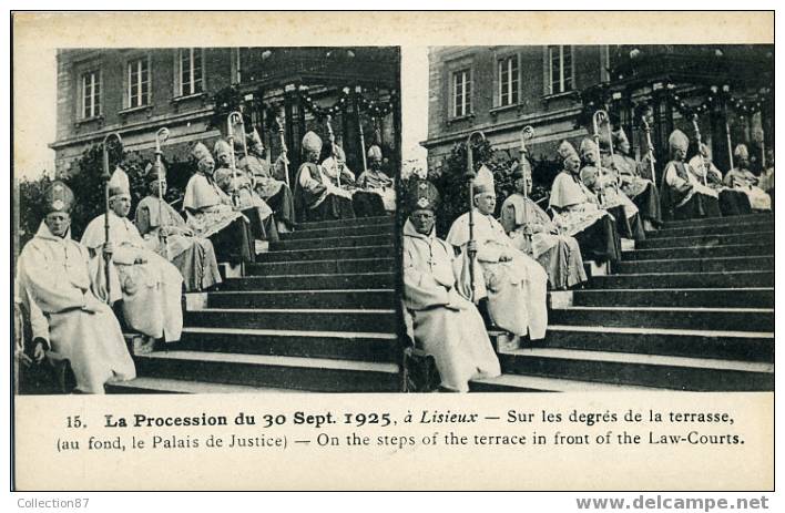 STEREOSCOPIQUE - PROCESSION Du 30-09-1925 - N° 15 - RELIGION LISIEUX - STEREOVIEW - Stereoscopische Kaarten