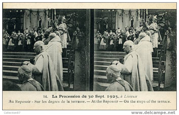 STEREOSCOPIQUE - PROCESSION Du 30-09-1925 - N° 14 - RELIGION LISIEUX - STEREOVIEW - Cartes Stéréoscopiques