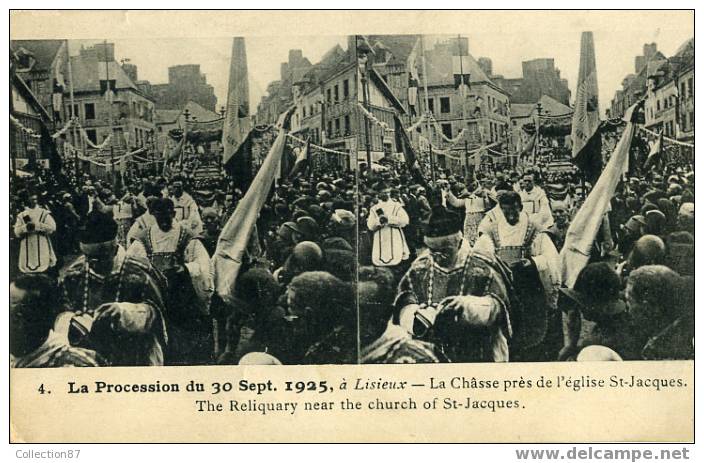 STEREOSCOPIQUE - PROCESSION Du 30-09-1925 - N° 4 - RELIGION LISIEUX - STEREOVIEW - Cartes Stéréoscopiques