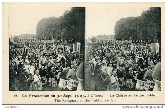 STEREOSCOPIQUE - PROCESSION Du 30-09-1925 - N° 12 - RELIGION LISIEUX - STEREOVIEW - Cartes Stéréoscopiques