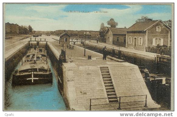 Thème Fluviale,écluse,péniche , à Tergnier (Aisne) - Binnenschepen