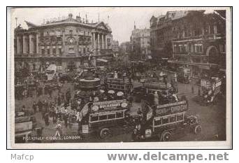 LONDON - Piccadilly Circus - Piccadilly Circus