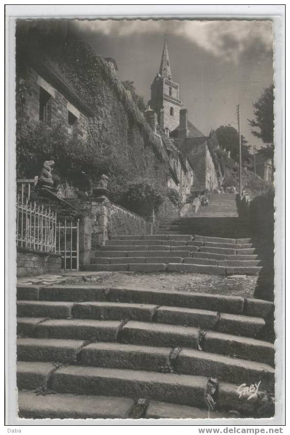 LANNION. 10. ESCALIER DE BRELEVENEZ. 142 MARCHES - Lannion