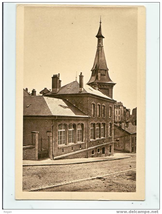 CPA-------54-----Mont Saint Martin ----ECOLE Des Garçons - Mont Saint Martin