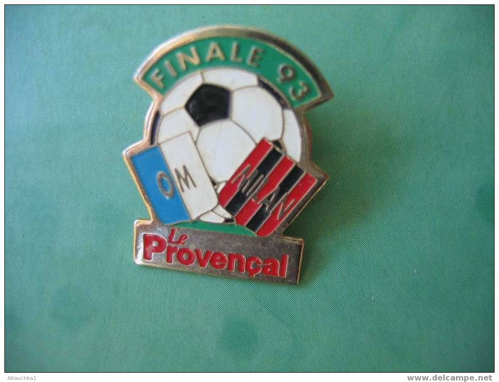 SUPERBE PIN' S FINALE COUPE D'EUROPE OLYMPIQUE DE MARSEILLE / MILAN 1993 PEU D'EXEMPLAIRES OFFERT/JEU CONCOURS PROVENCAL - Football