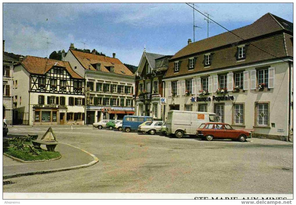 CPM 68 : SAINTE MARIE AUX MINES Place Keufer Avec Voitures      A VOIR !! - Sainte-Marie-aux-Mines