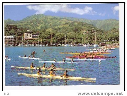 TAHITI  : Course De Pirogues Dans La Baie De Papeete ; TB - Polynésie Française