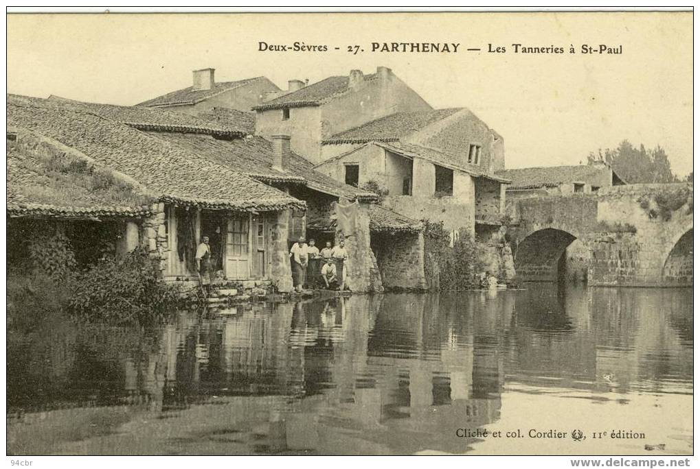 CPA (79)PARTHENAY   Les Tanneries A St Paul - Parthenay