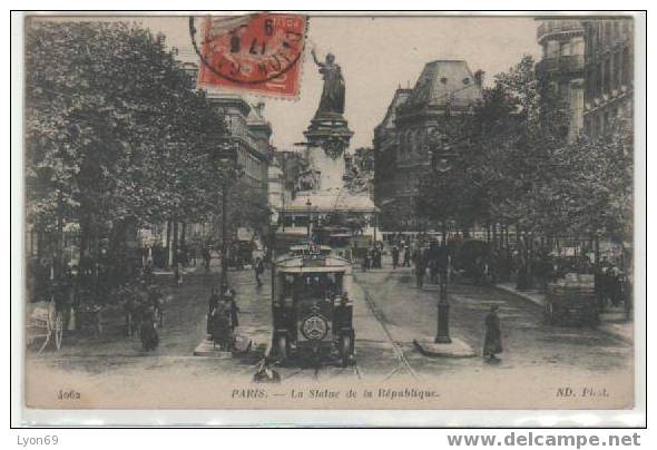 PARIS STATUE DE LA REPUBLIQUEx - District 03