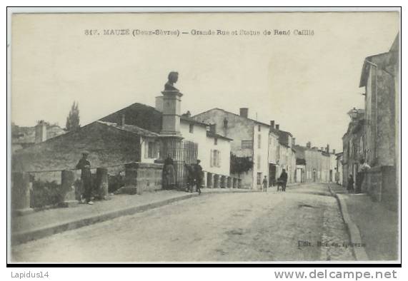 731 B CPA MAUZE (79)  GRANDE RUE ET STATUE DE RENE CAILLE - Mauze Sur Le Mignon