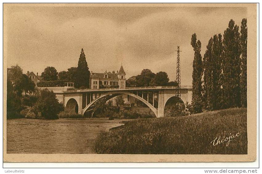 La Roche Posay - Le Pont Sur Le Creuse  PRIX FIXE - La Roche Posay