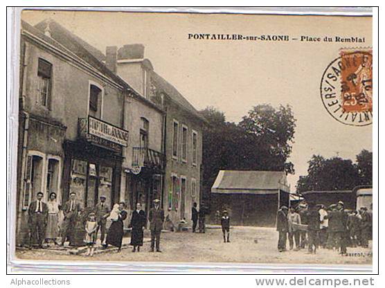 21 - PONTAILLER Sur SAONE : PLACE DU REMBLAI. - Autres & Non Classés