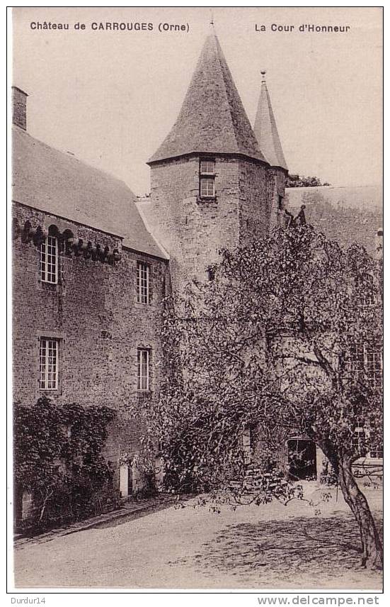[61] Orne > CARROUGES  Le Château / La Cour D'Honneur - Carrouges