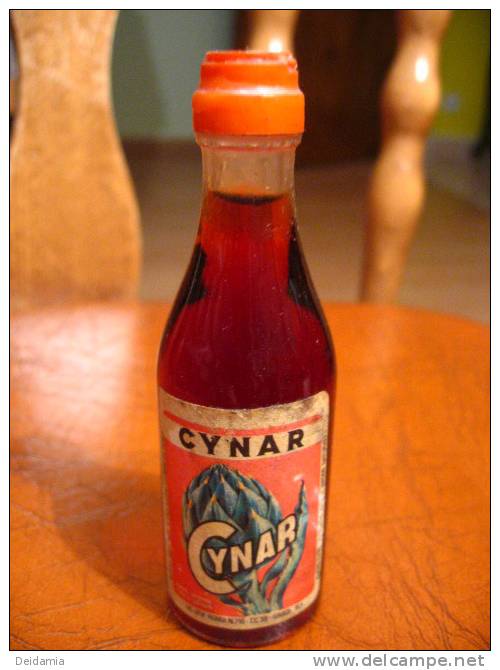 MIGNONETTE ITALIENNE CYNAR - Miniaturflaschen