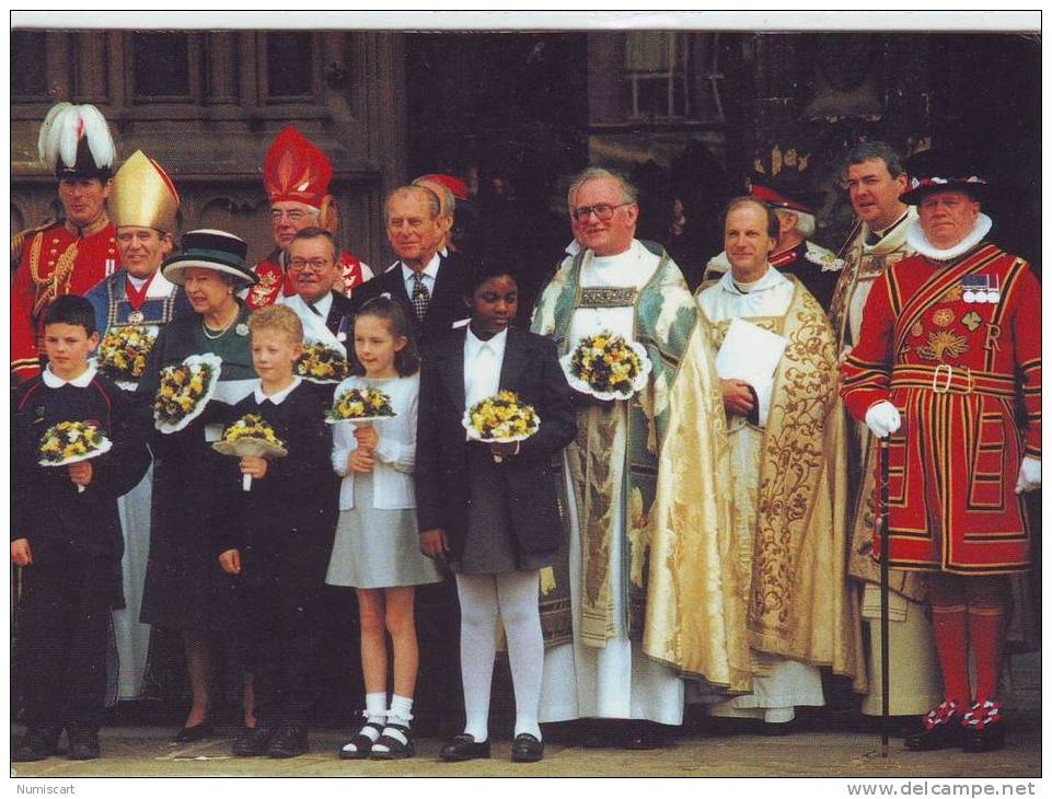 SUPERBE CPM...DE...BRISTOL...TRES ANIMEE...1er AVRIL 1999...LA FAMILLE ROYALE ET LA REINE EN LA CATHEDRALE... - Bristol