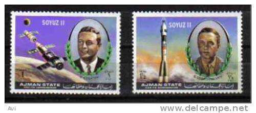 Ajman State, UMM Beautiful Rocket And Astronaut 2 Stamps - Asia
