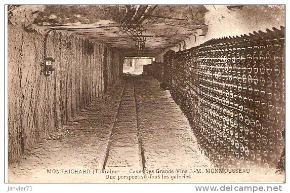 Montrichard. Cave Des Grands Vins J.M. MONMOUSSEAU. Une Perspective Dans Les Galeries - Montrichard