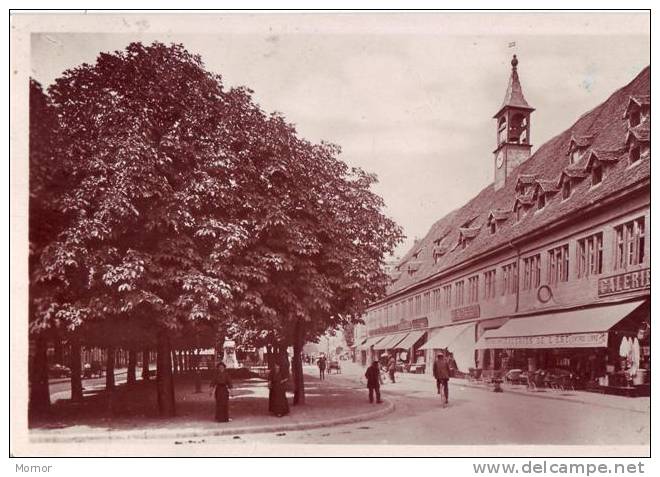 MONTBELIARD Les Halles Et Place Denfert-Rochereau - Montbéliard