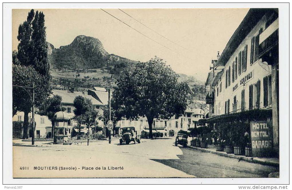 M15 - MOUTIERS - Place De La Liberté - Moutiers