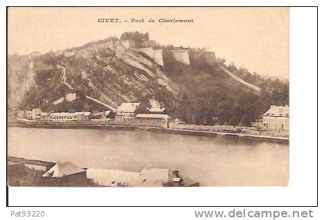 08 - GIVET :Le Fort De Charlement/  CPA NEUVE Impeccable +++ Les Bords Sont Arrondis - Givet