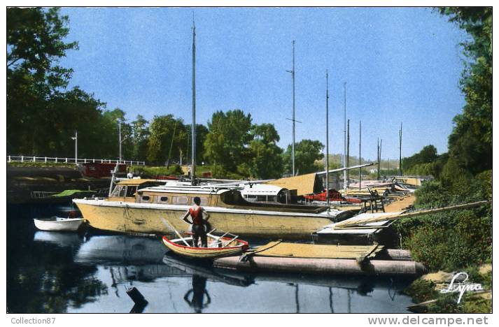 78 - YVELYNES - BOUGIVAL - BORD De SEINE - LE PORT - CPSM 9 X 14 Edition ABEILLE CARTES 13.806 - Bougival