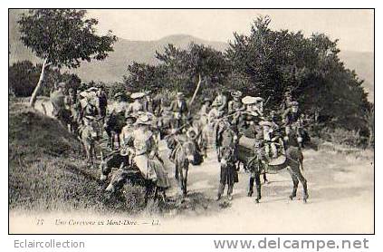 Le Mont D'Or..Une Caravane ..  Anes   ..montés Par Des ...excursionnistes - Le Mont Dore