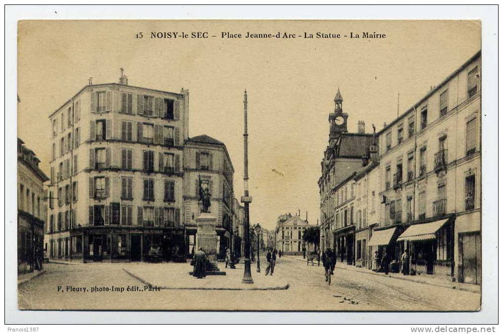 M18 - NOISY-le-SEC - Place Jeanne D'Arc - La Statue - La Mairie - Noisy Le Sec