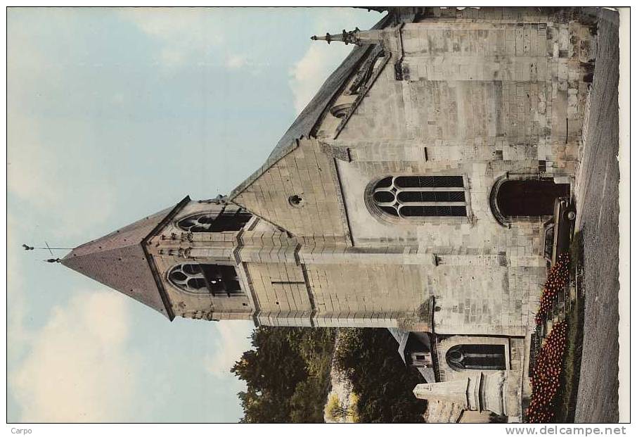 LA ROCHE GUYON - L´église; - La Roche Guyon