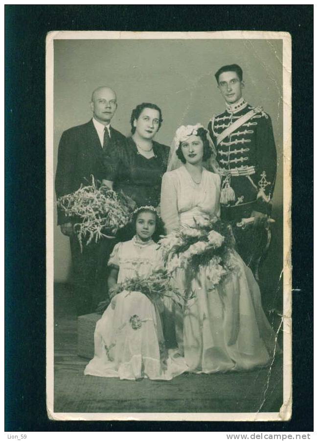 D2504 / Marriages  WEDDING - GUARDSMAN - MILITARY UNIFORM  Bulgaria  Vintage REAL Photo 1946s - Matrimonios