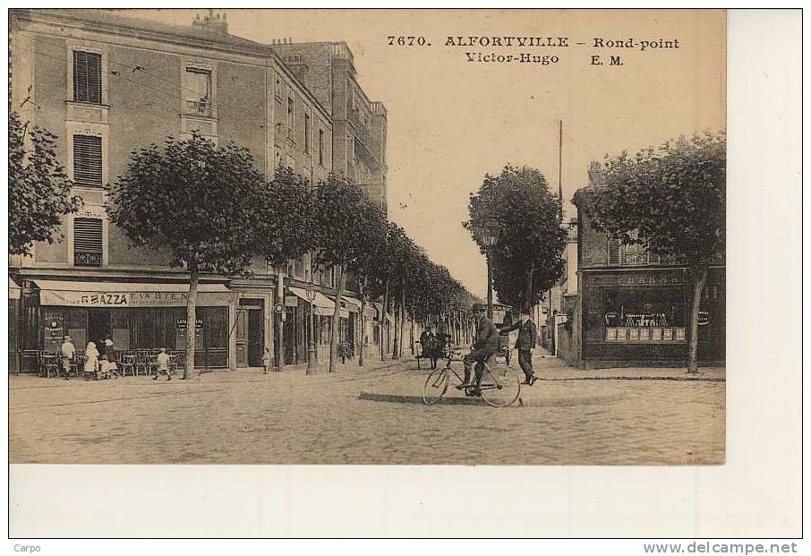ALFORTVILLE - Rond-point Victor-Hugo. - Alfortville