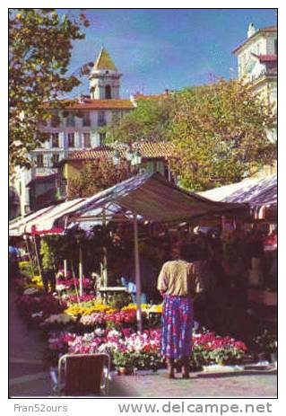 Nice Promenade Sur Le Marché Aux Fleurs - Markets