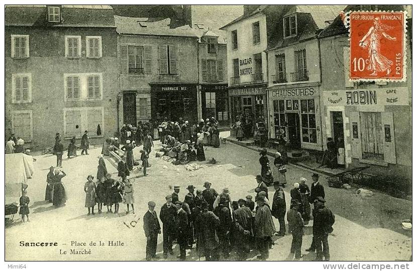 18 . SANCERRE . PLACE DE LA HALLE LE MARCHE .BELLE ANIMATION. - Sancerre