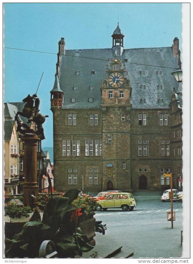 Marburg An Der Lahn - Das Rathaus Mit Renault R4 - Volkswagen Käfer Beetle - Marburg