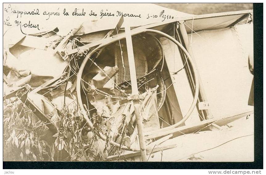 CARTE PHOTO APPAREIL APRES LA CHUTE DE L´APPAREIL DES FRERES MORANE LE 5/10/1910 REF1707 - Accidents