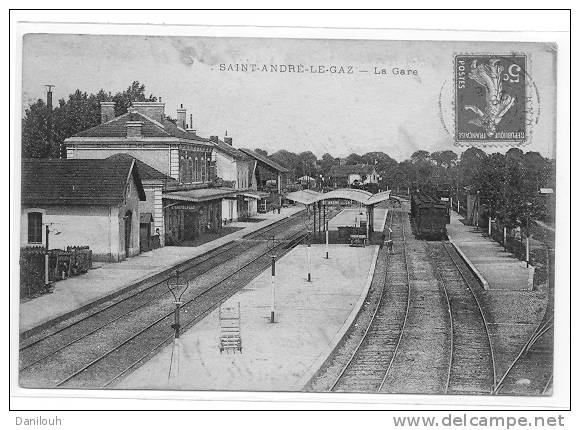 38 // SAINT ANDRE LE GAZ / LA GARE / Vue Intérieure /** - Saint-André-le-Gaz