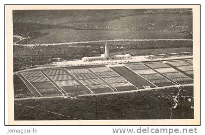 DOUAUMONT 55 - Ossuaire Et Cimetière De Douaumont - Vue Aérienne - Douaumont