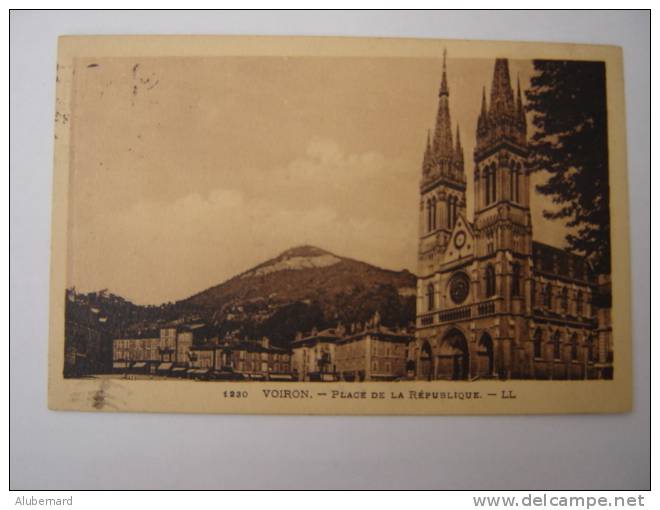 VOIRON. Place De La Republique. - Voiron