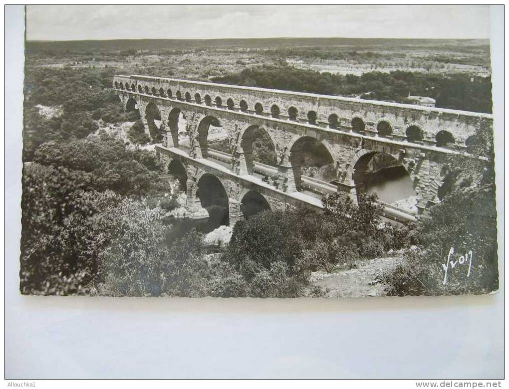 CARTE POSTALE DE FRANCE LE GARD   DEPARTEMENT 30 ENV UZES LE PONT DU GARD POUR AMENER L EAU DE LA SOURCE D'EURE A NIMES - Uzès