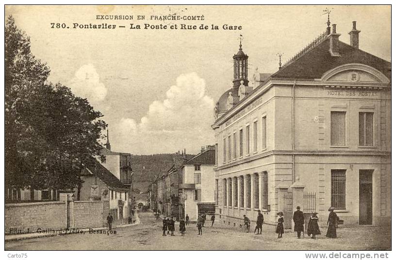 PONTARLIER 25 - La Poste Et Rue De La Gare - Pontarlier