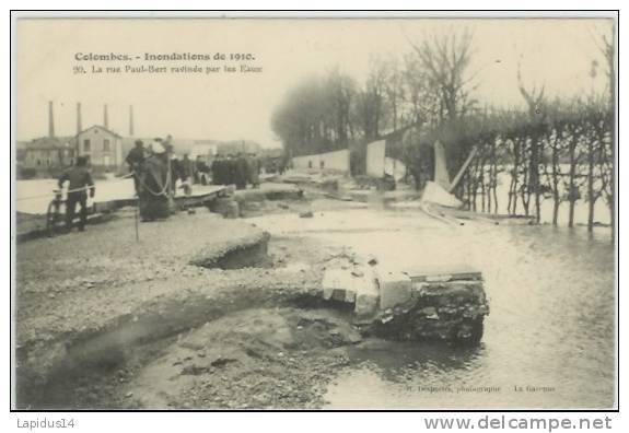 847 B /CPA  COLOMBES  (92) LA RUE PAUL BERT RAVINEE PAR LES EAUX INONDATION 1910 - Gennevilliers