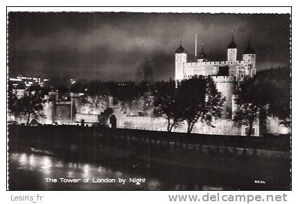 CP - PHOTO - THE TOWER OF LONDON BY NIGHT - R. F. 24 - - Tower Of London