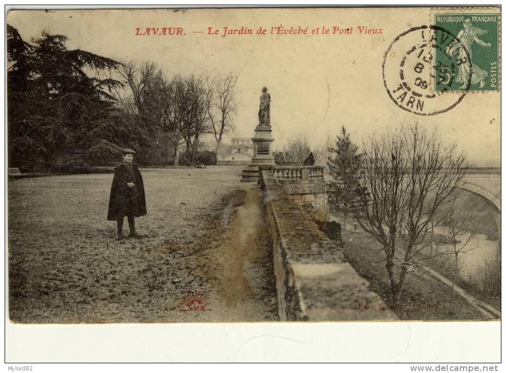 LAVAUR (81) Le Jardin De L'EVECHE Et Le Pont Vieux  (Etat Moyen Voir Scan) - Lavaur