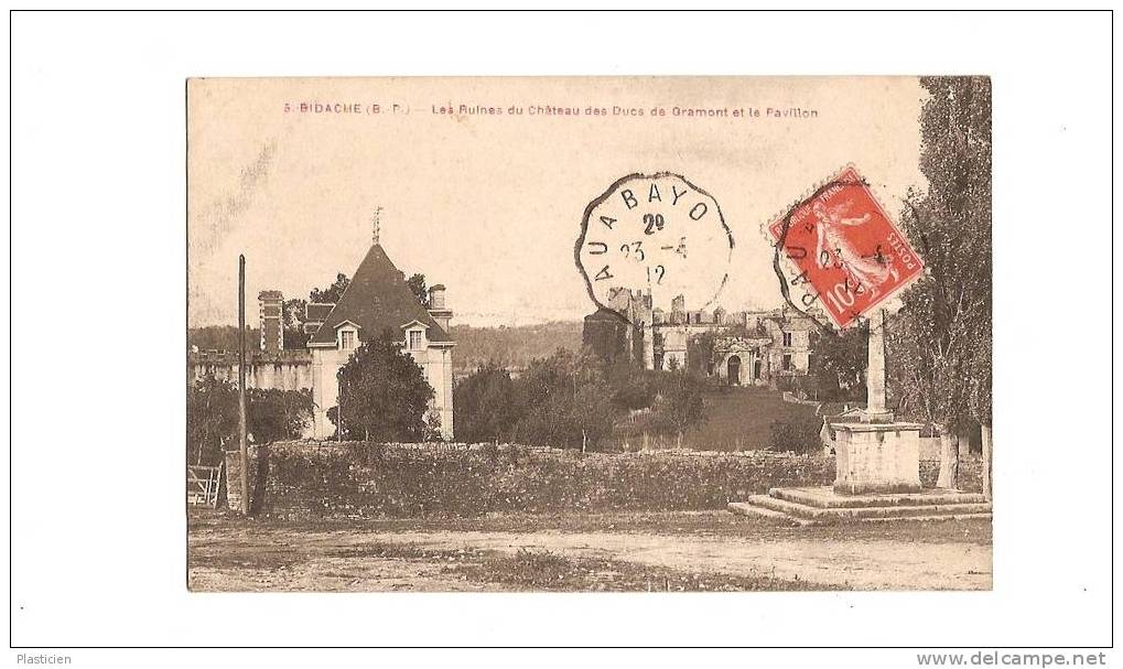 BIDACHE - Les Ruines Du Château Des Ducs De Gramont Et Le Pavillon - Bidache
