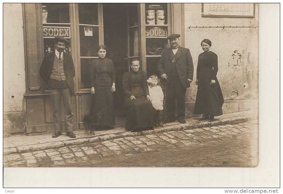 Carte Photo O. BONNEAU,MIREBEAU.(famille Loiseau) - Mirebeau